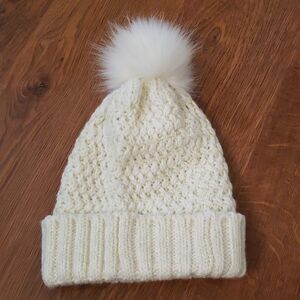 Pom-Pom Beanie Ivory & Gold